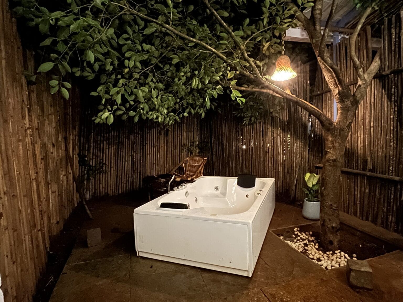 Pushpaangan Outdoor Jacuzzi in Night