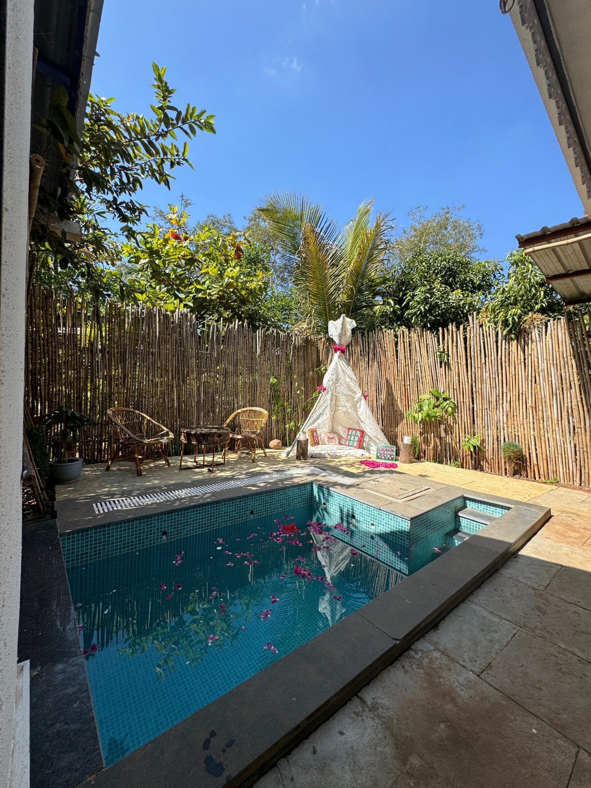 Shubhraangan-poolside-decorations