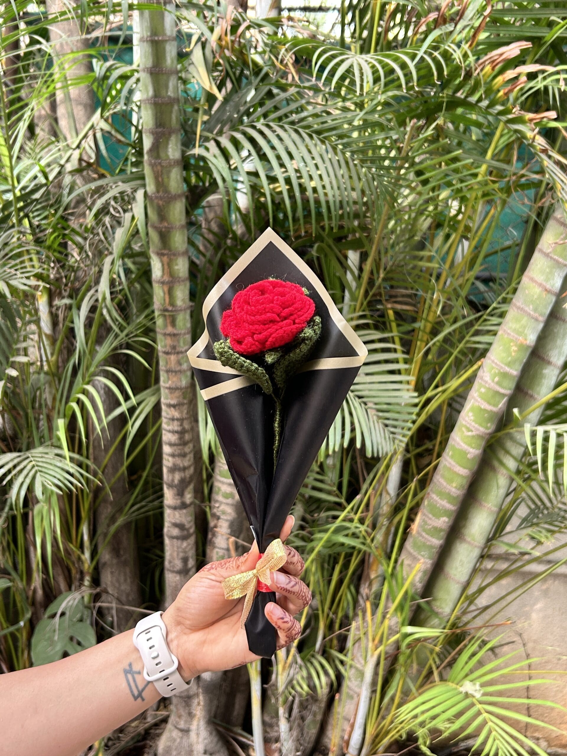 Single Handcrafted Crochet Rose Bouquet - Black 2