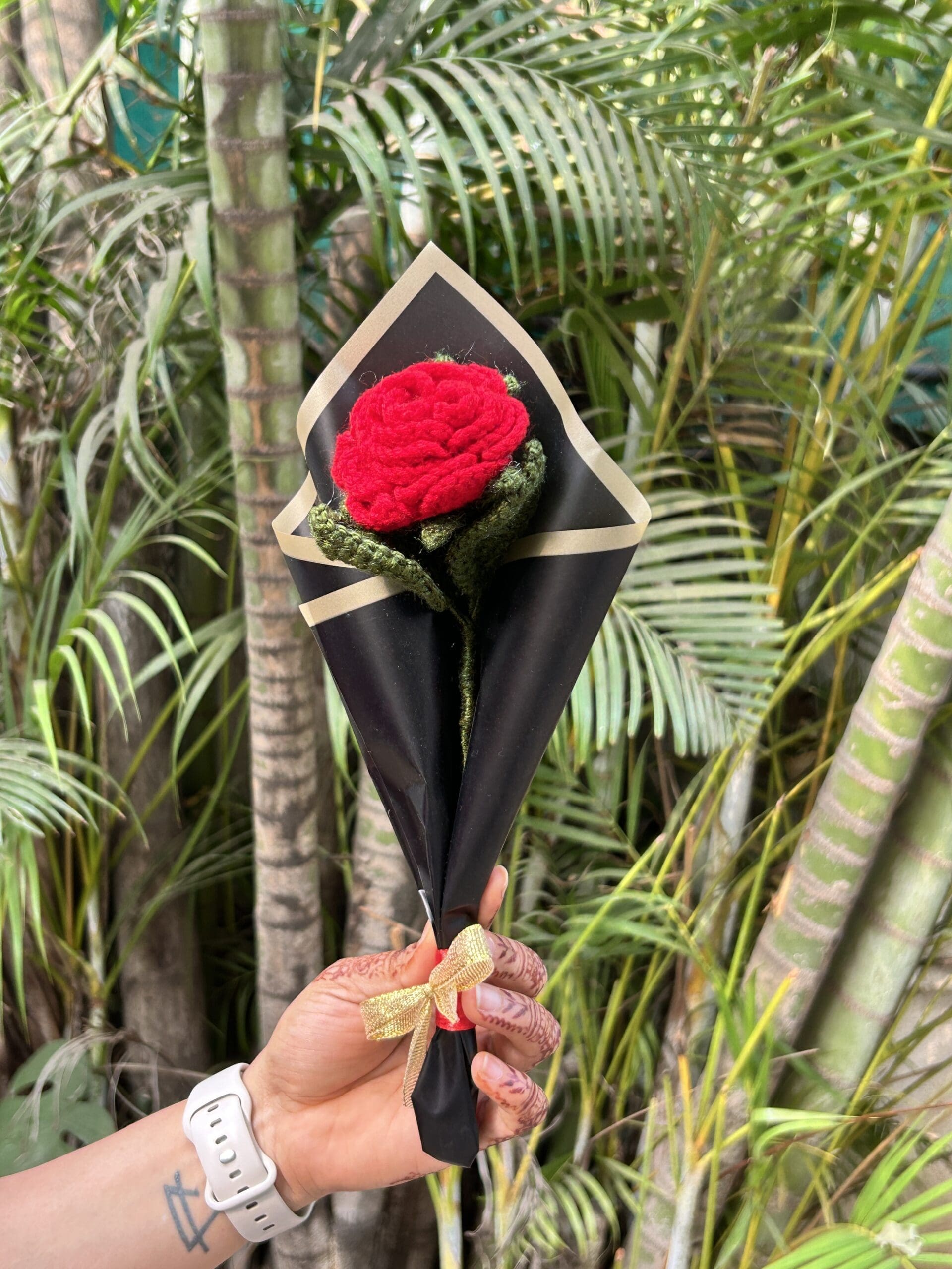 Single Handcrafted Crochet Rose Bouquet - Black 5