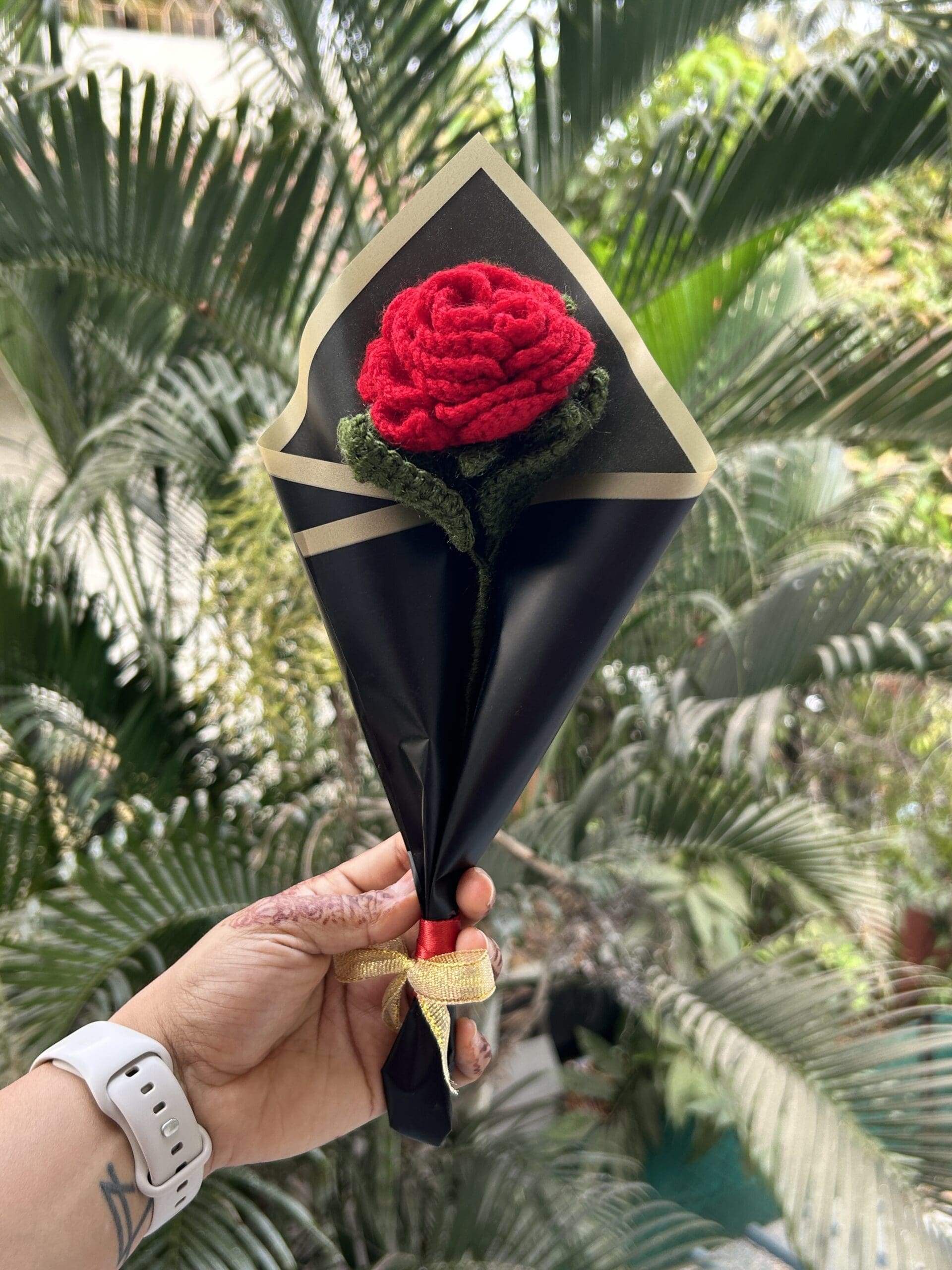 Single Handcrafted Crochet Rose Bouquet - Black